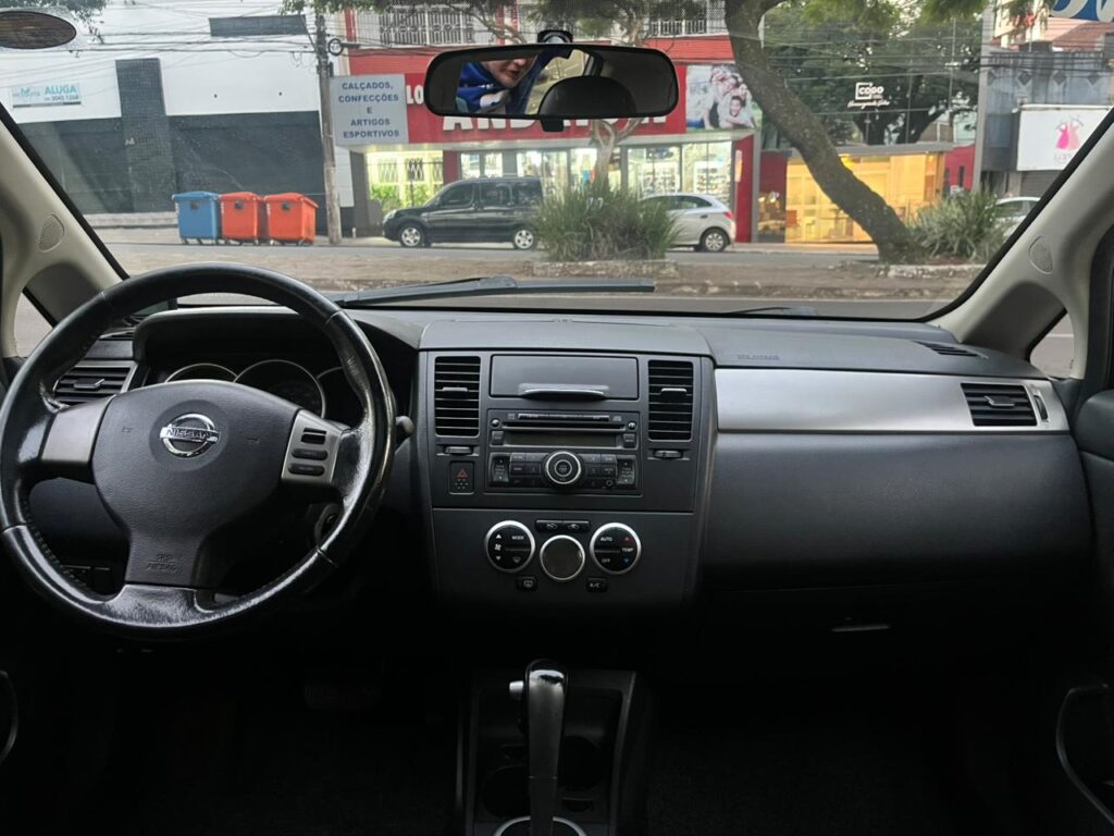 NISSAN TIIDA SL 1.8 AUT