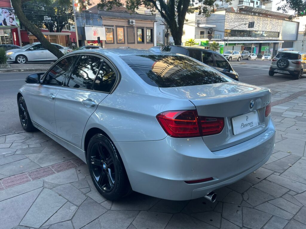 BMW 320I
