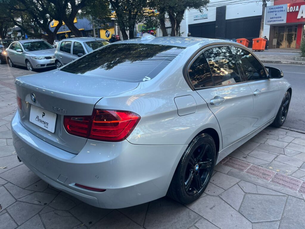 BMW 320I